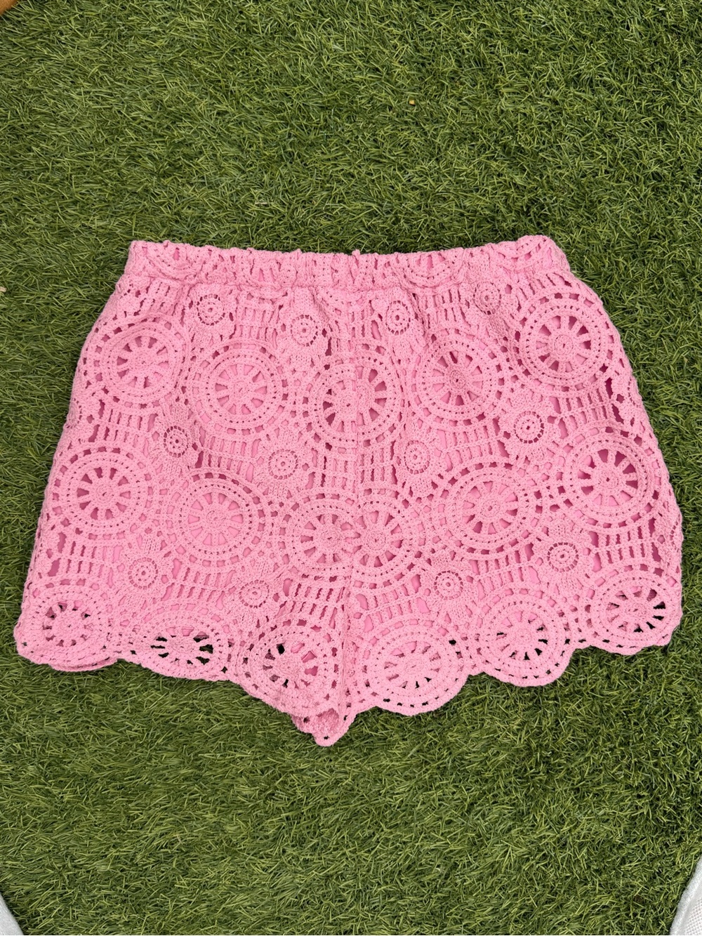 🔥🔥🔥VICI Pink Crochet Lace Boho Shorts Medium Lined Scallop Hem
